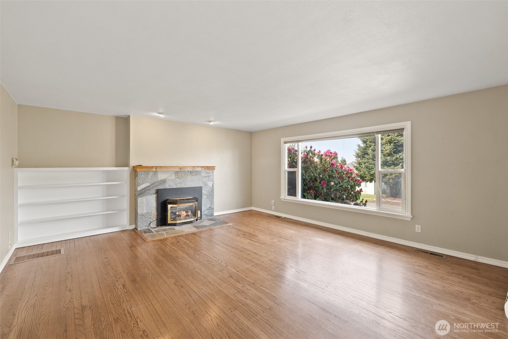 126 W 14th Street Property Photo 3