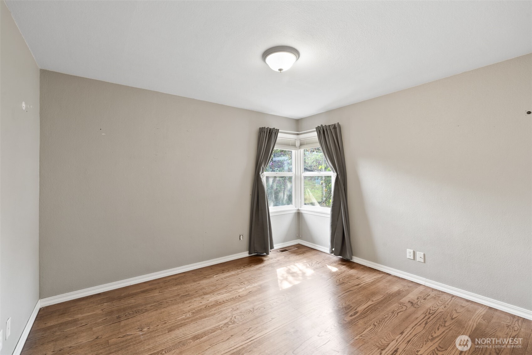 126 W 14th Street Property Photo 15