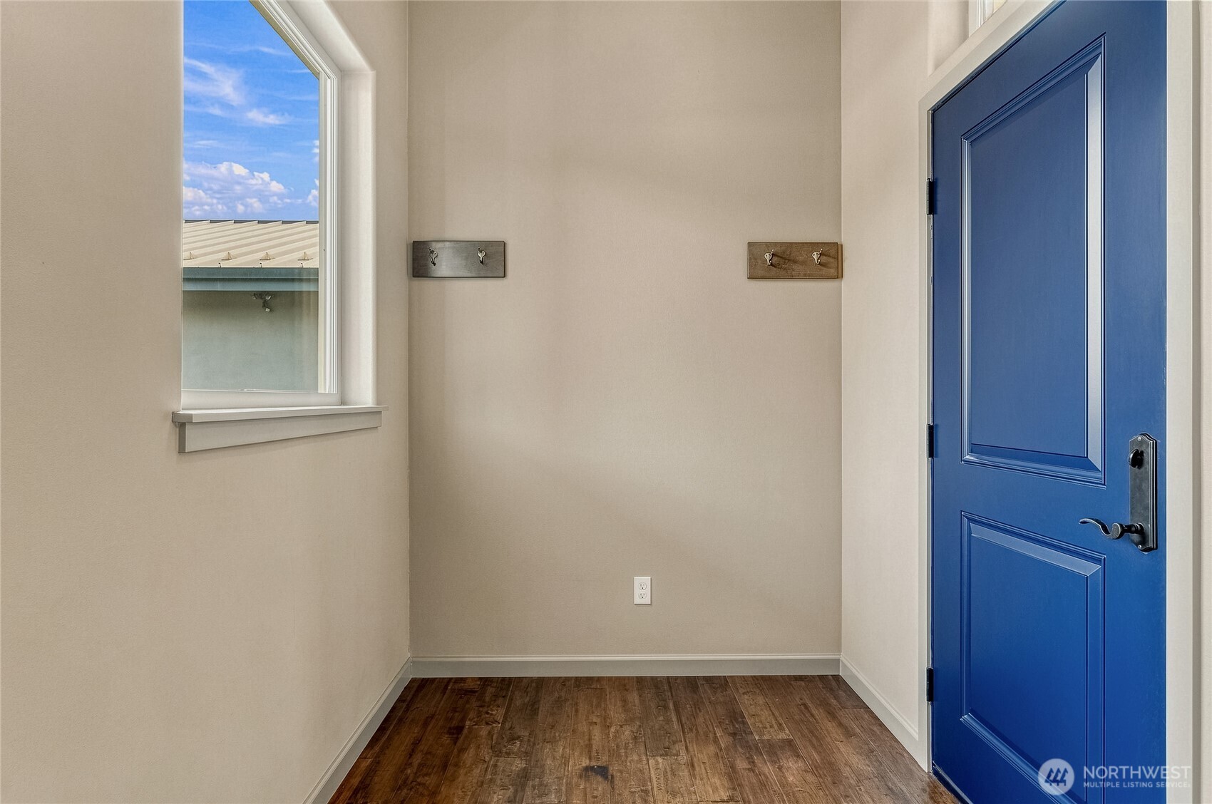 2111 Paramount Street Property Photo 3