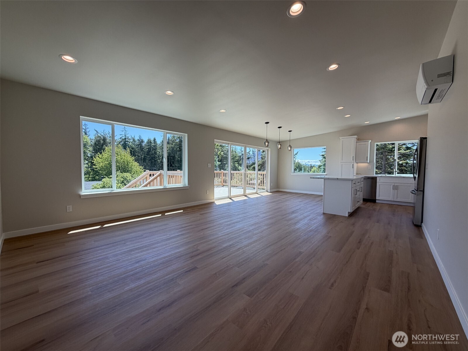 621 La Fiesta Street Property Photo 3