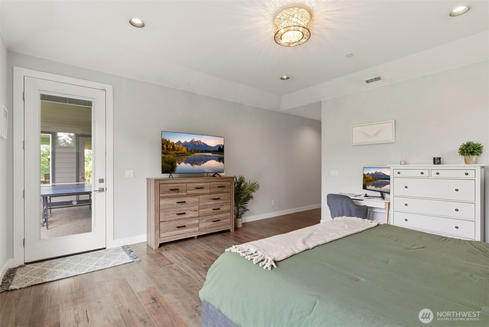 6224 76th Street Property Photo 11