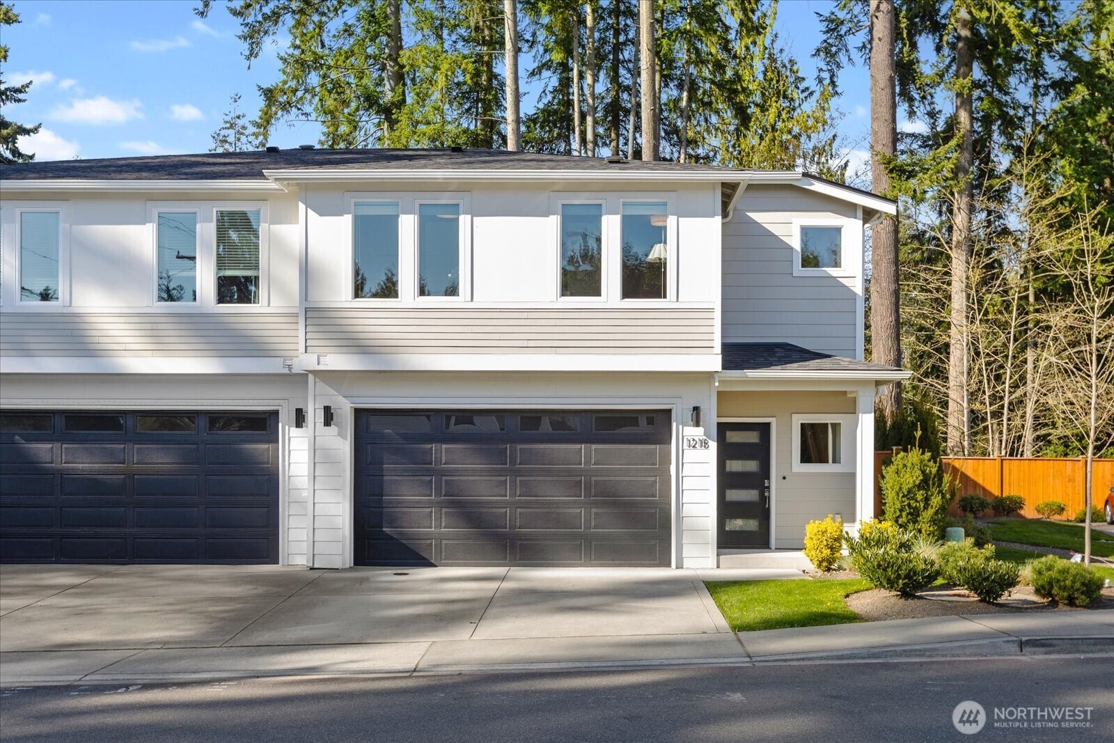 121 171st Place B Property Photo 2