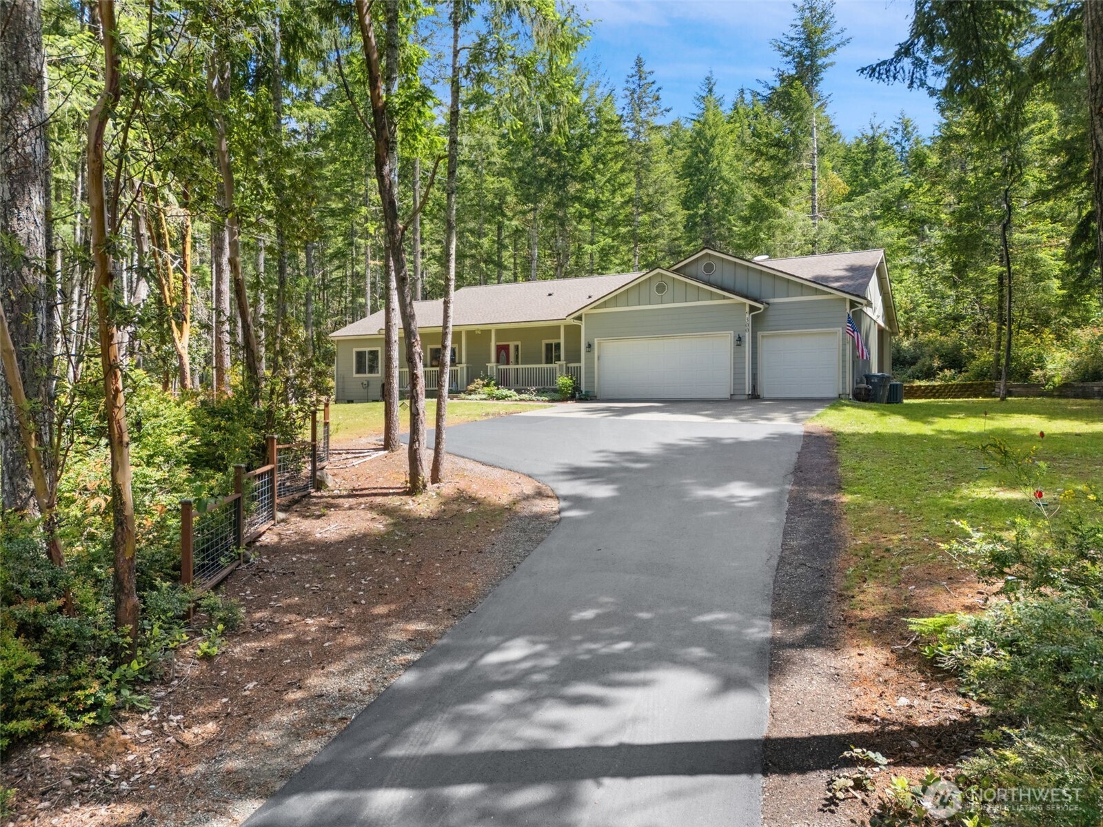 300 E Hillside Drive Property Photo 1