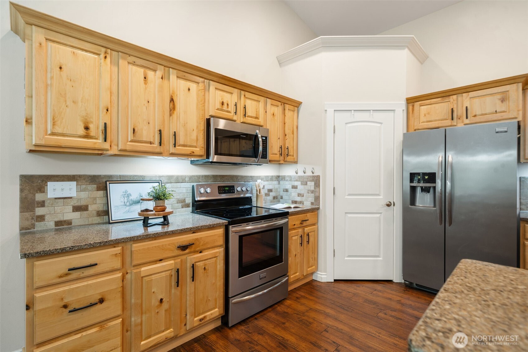 300 E Hillside Drive Property Photo 15