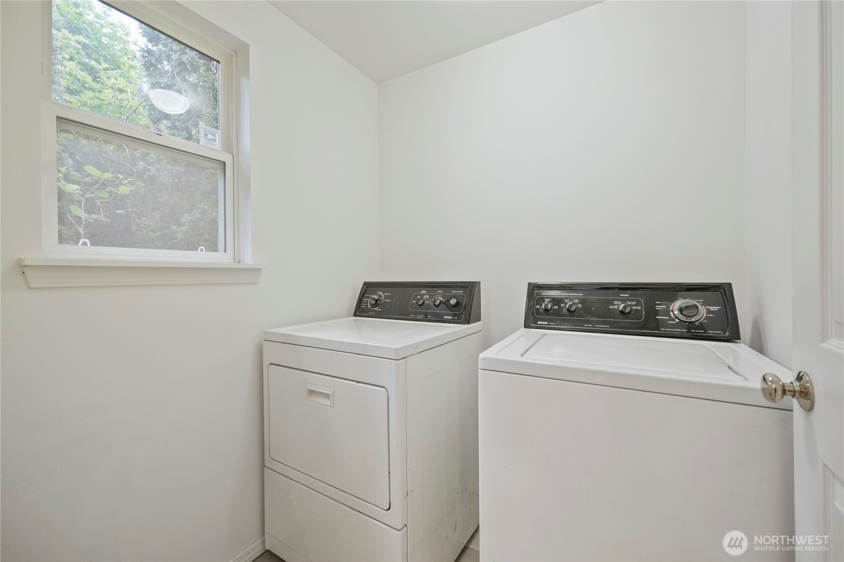 3904 Ne 5th Place Property Photo 18
