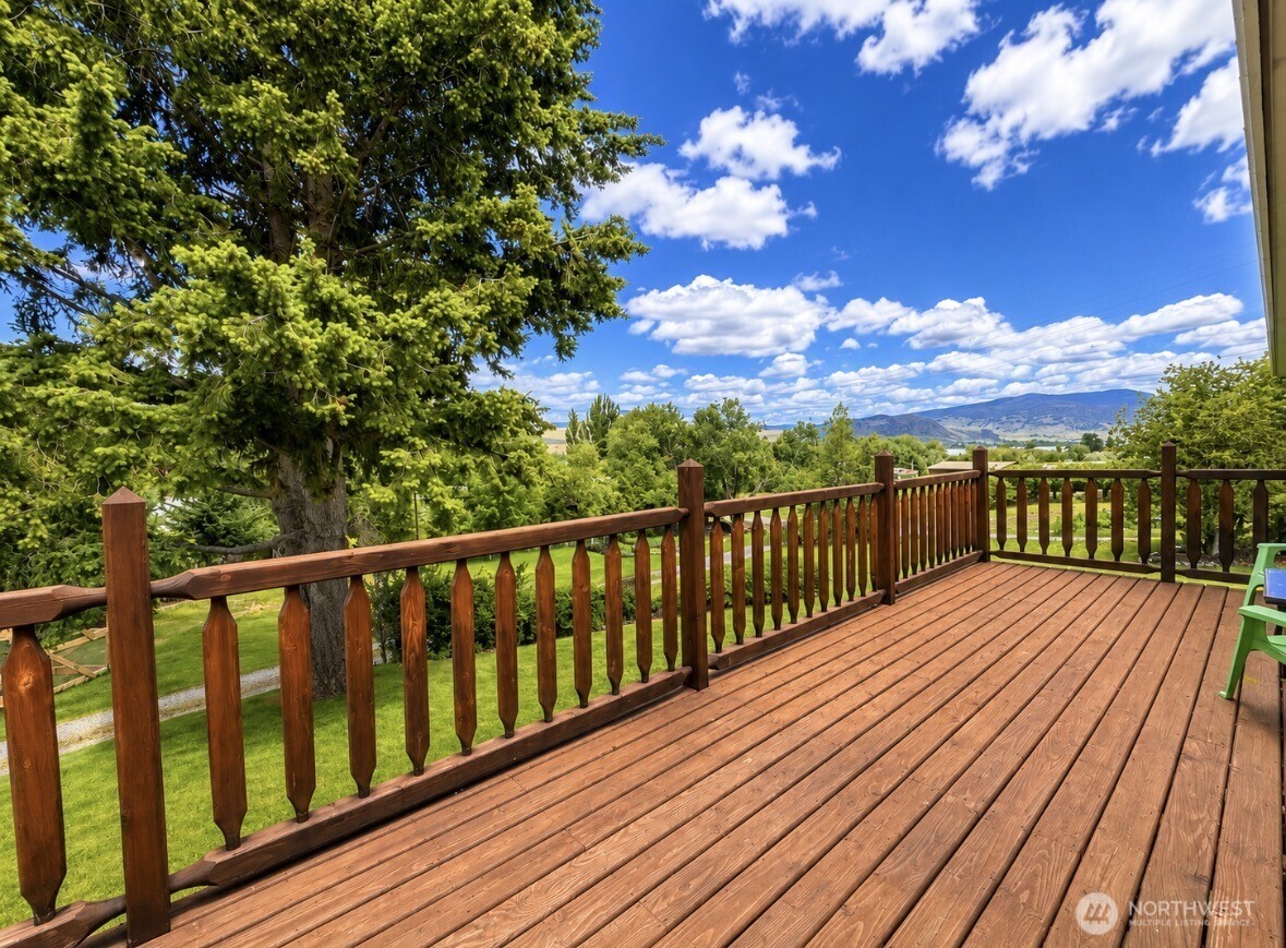 33601 Highway 97 Property Photo 3