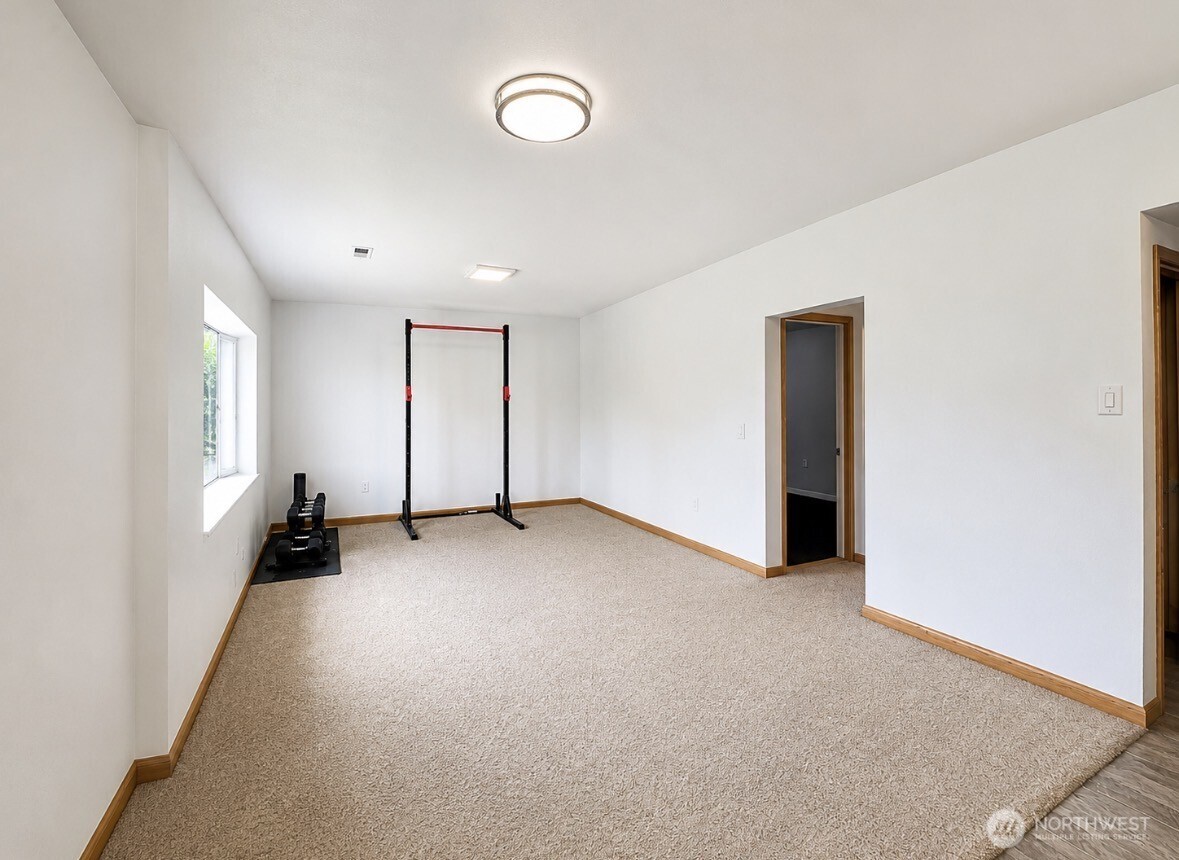 33601 Highway 97 Property Photo 16