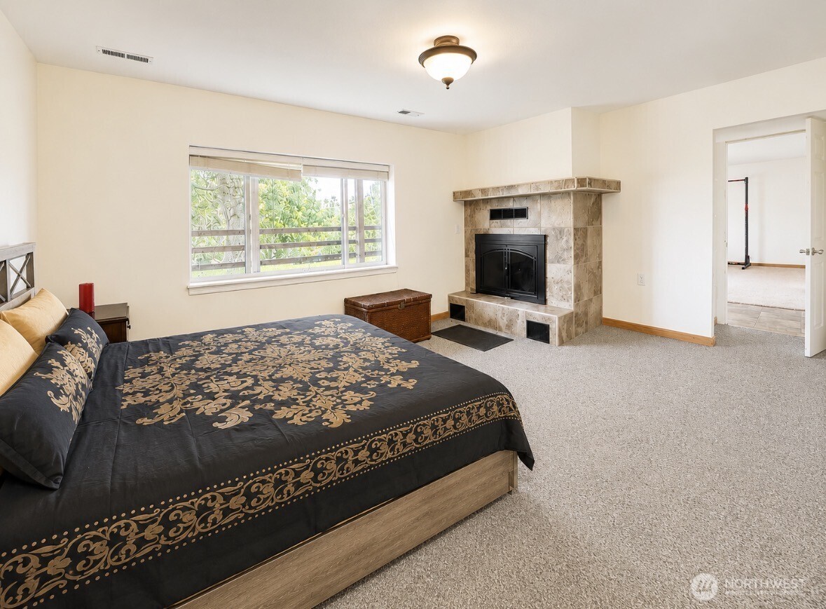 33601 Highway 97 Property Photo 18