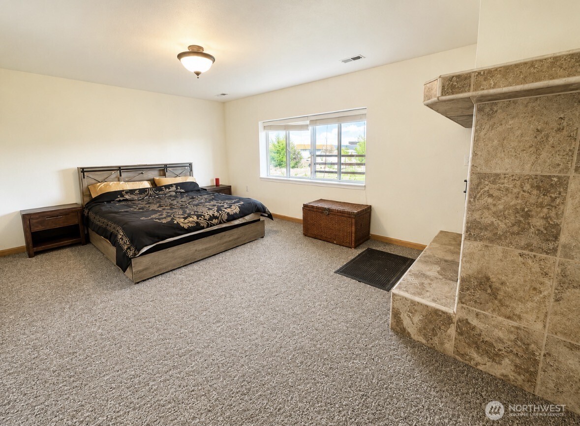 33601 Highway 97 Property Photo 19