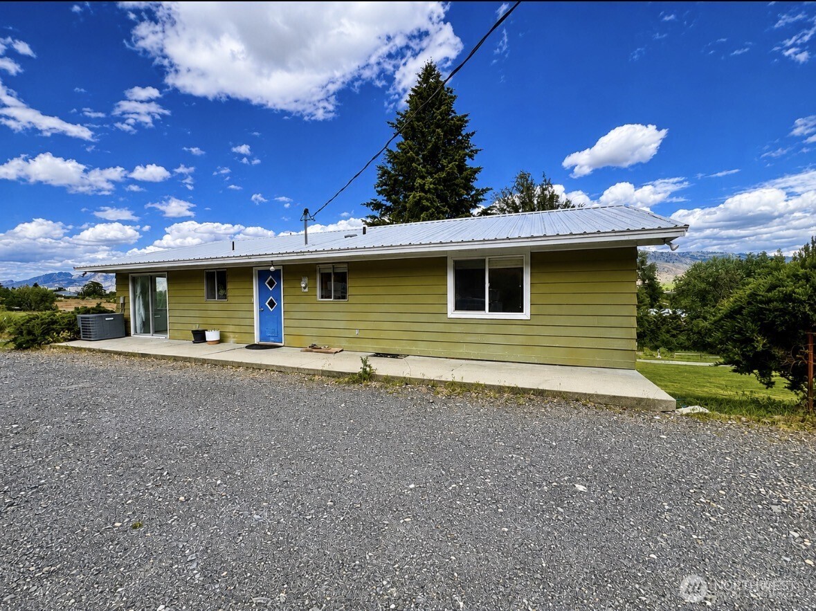 33601 Highway 97 Property Photo 27