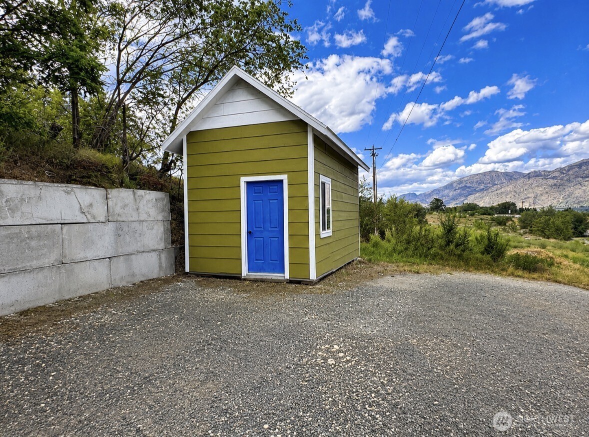 33601 Highway 97 Property Photo 28