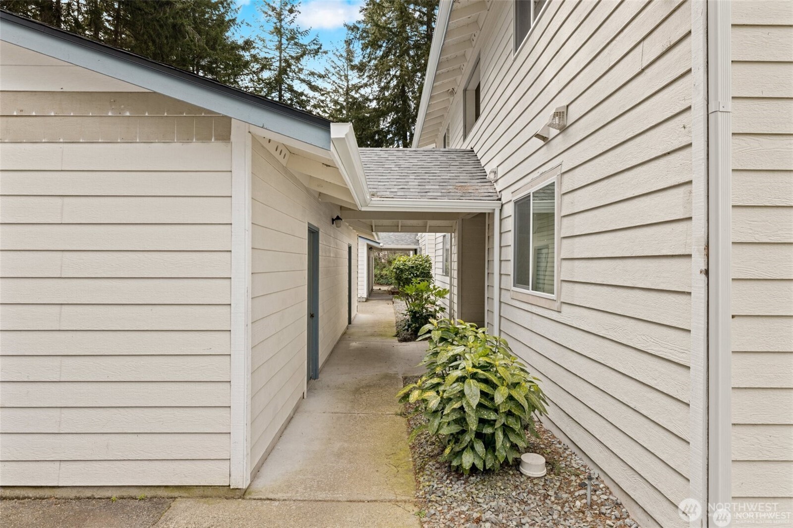 4623 Grandview Dr D Property Photo 4