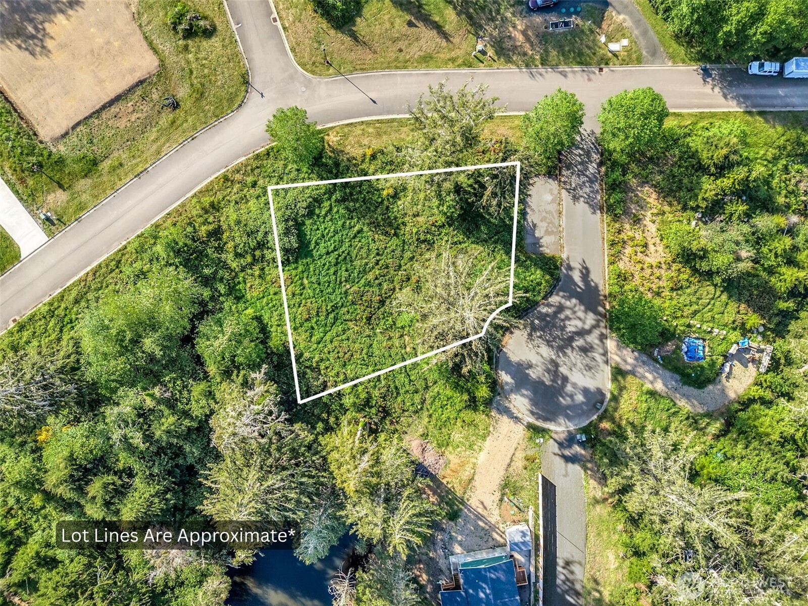 10 Sunrise Lane Property Photo 3