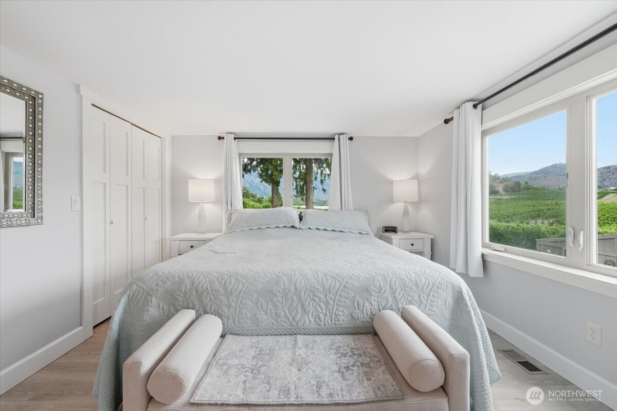 2876 Green Avenue Property Photo 31