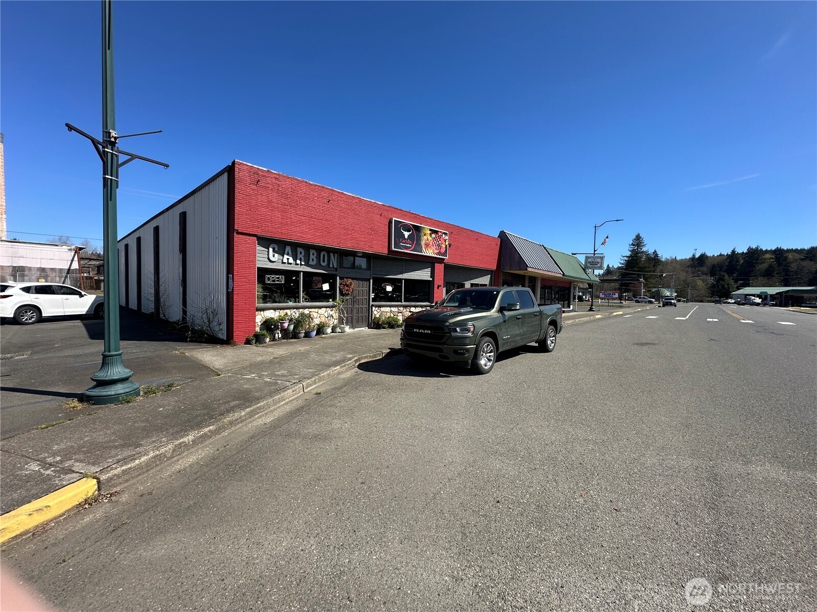 200 W Simpson Avenue Property Photo 2