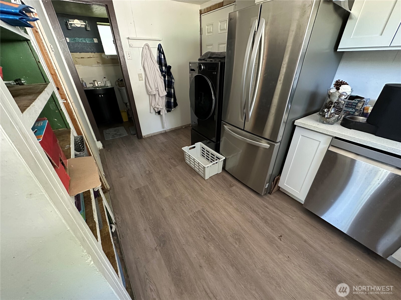200 W Simpson Avenue Property Photo 6