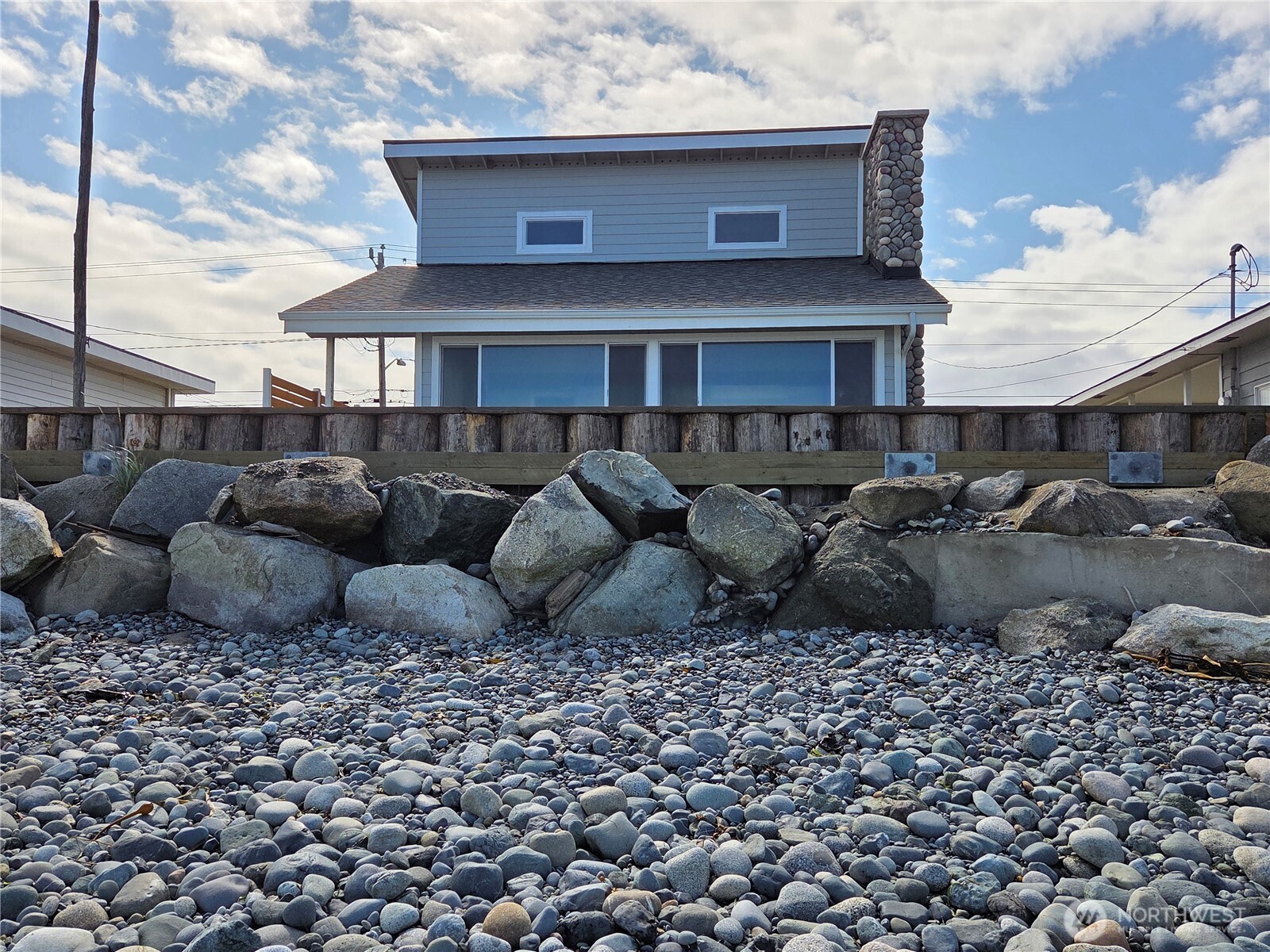2629 W Beach Road Property Photo 1