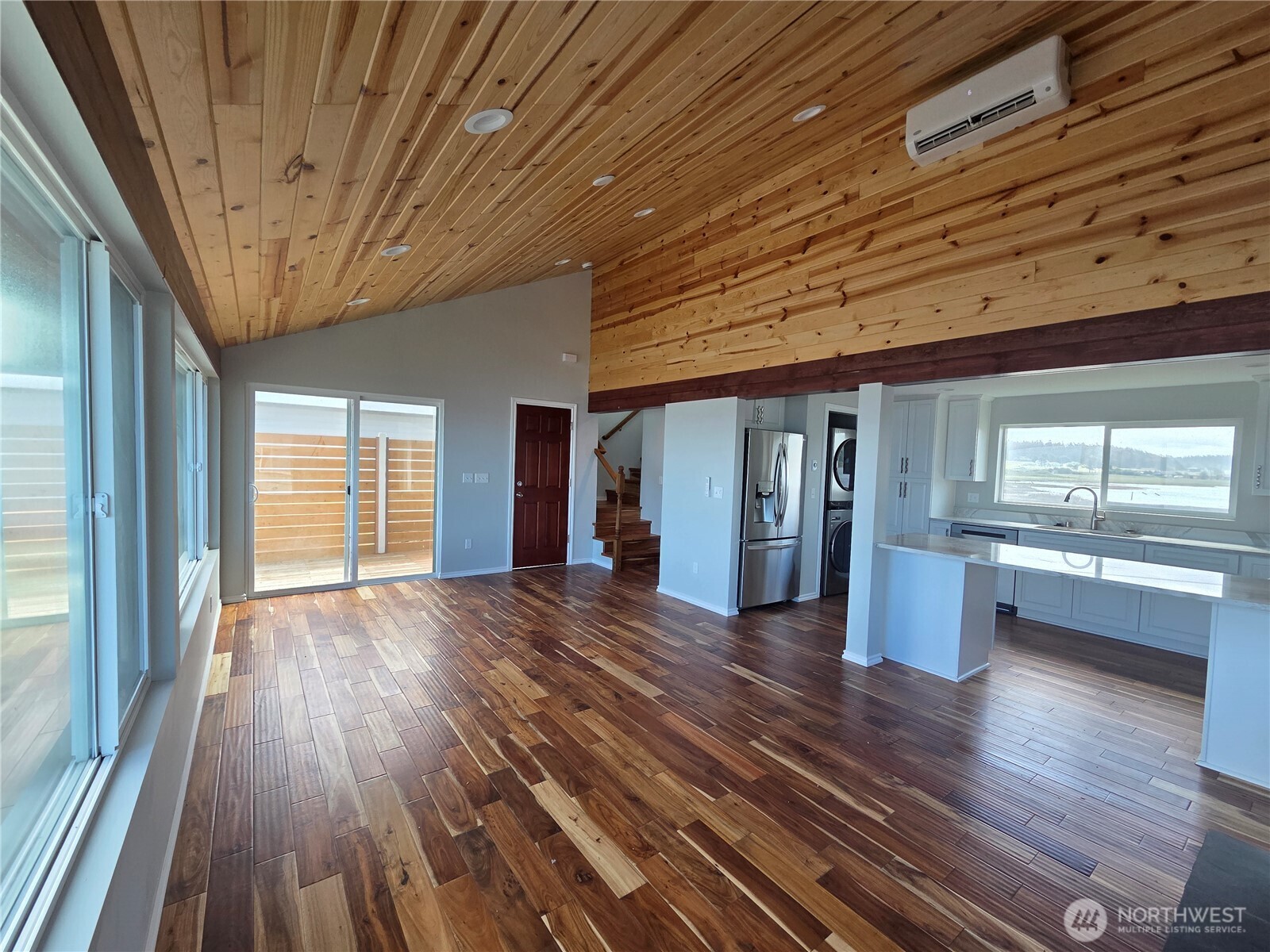 2629 W Beach Road Property Photo 10