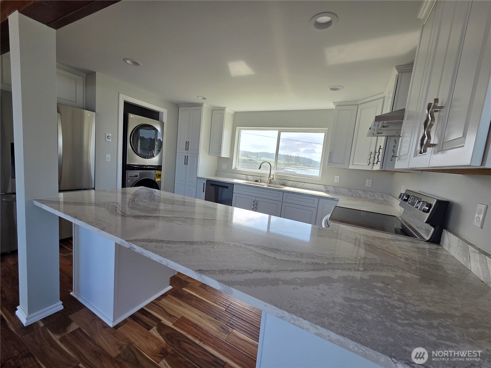 2629 W Beach Road Property Photo 11