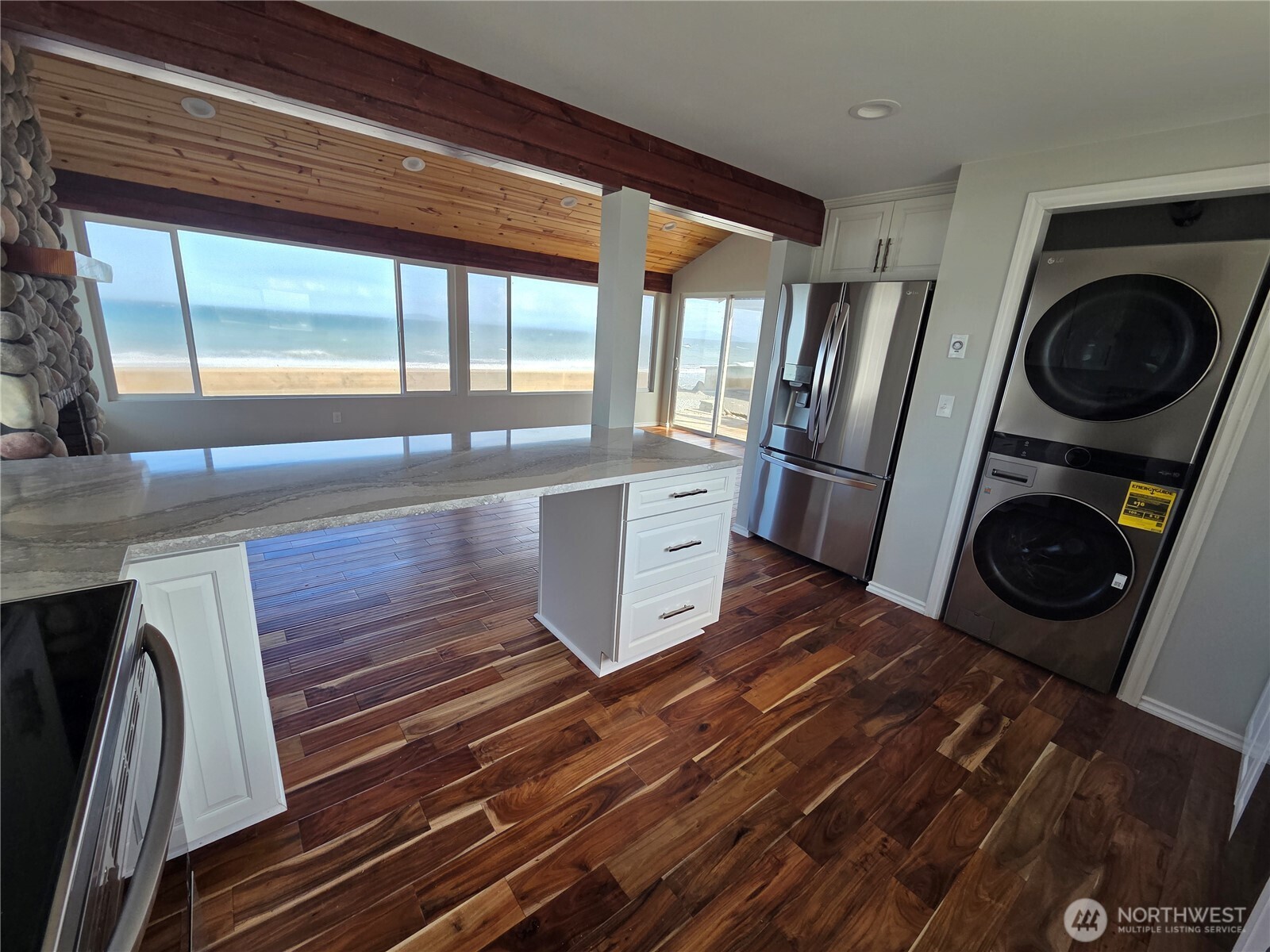2629 W Beach Road Property Photo 14