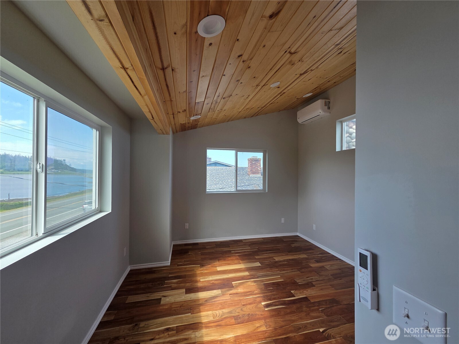 2629 W Beach Road Property Photo 17