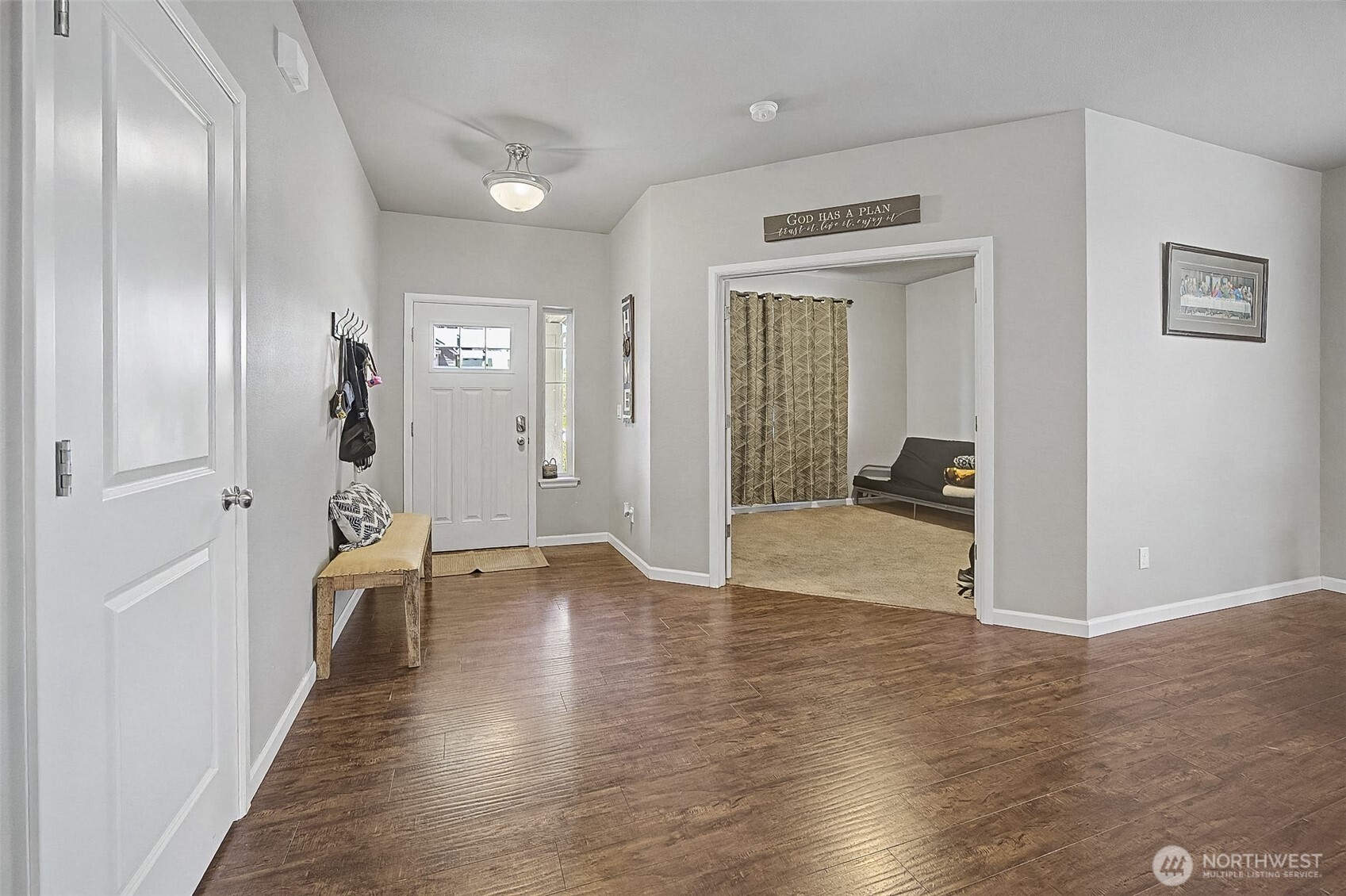 502 Carrier Avenue Property Photo 4