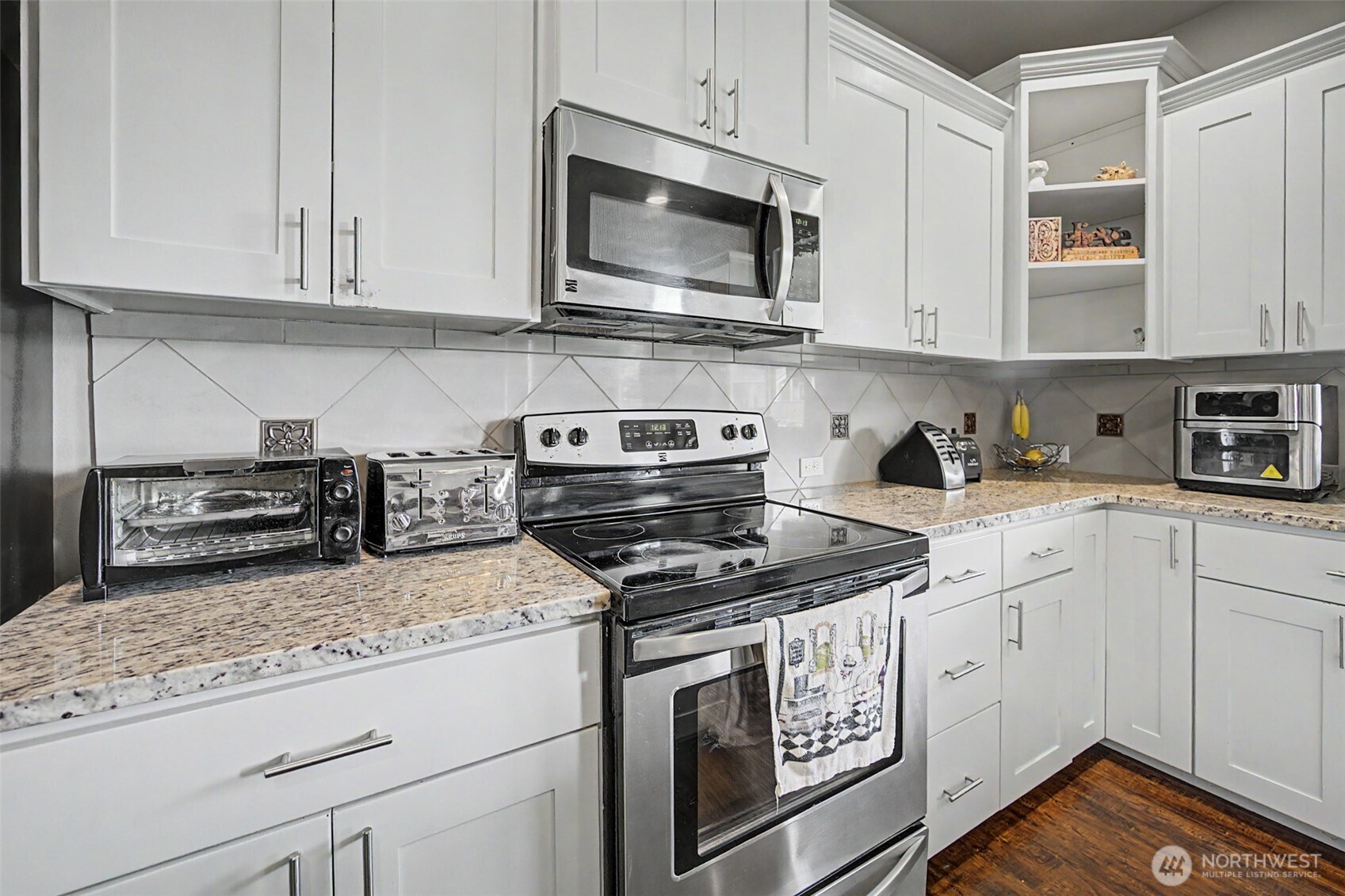 502 Carrier Avenue Property Photo 10