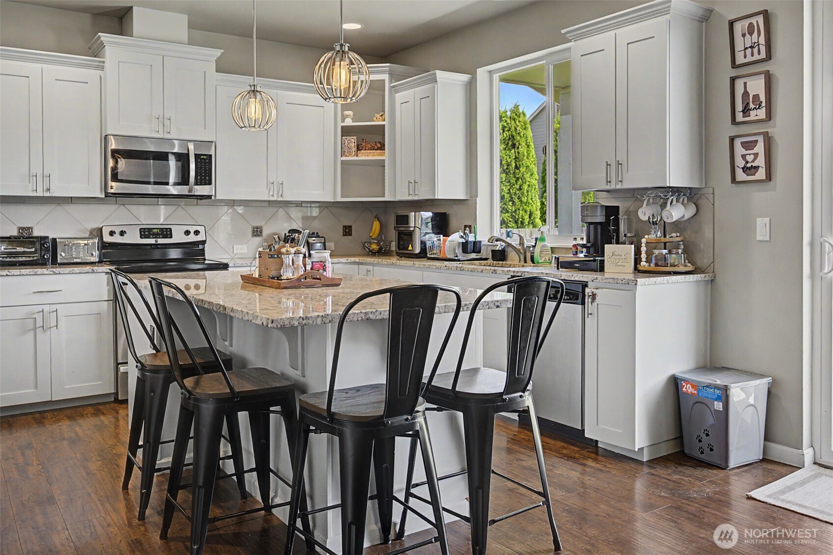 502 Carrier Avenue Property Photo 16