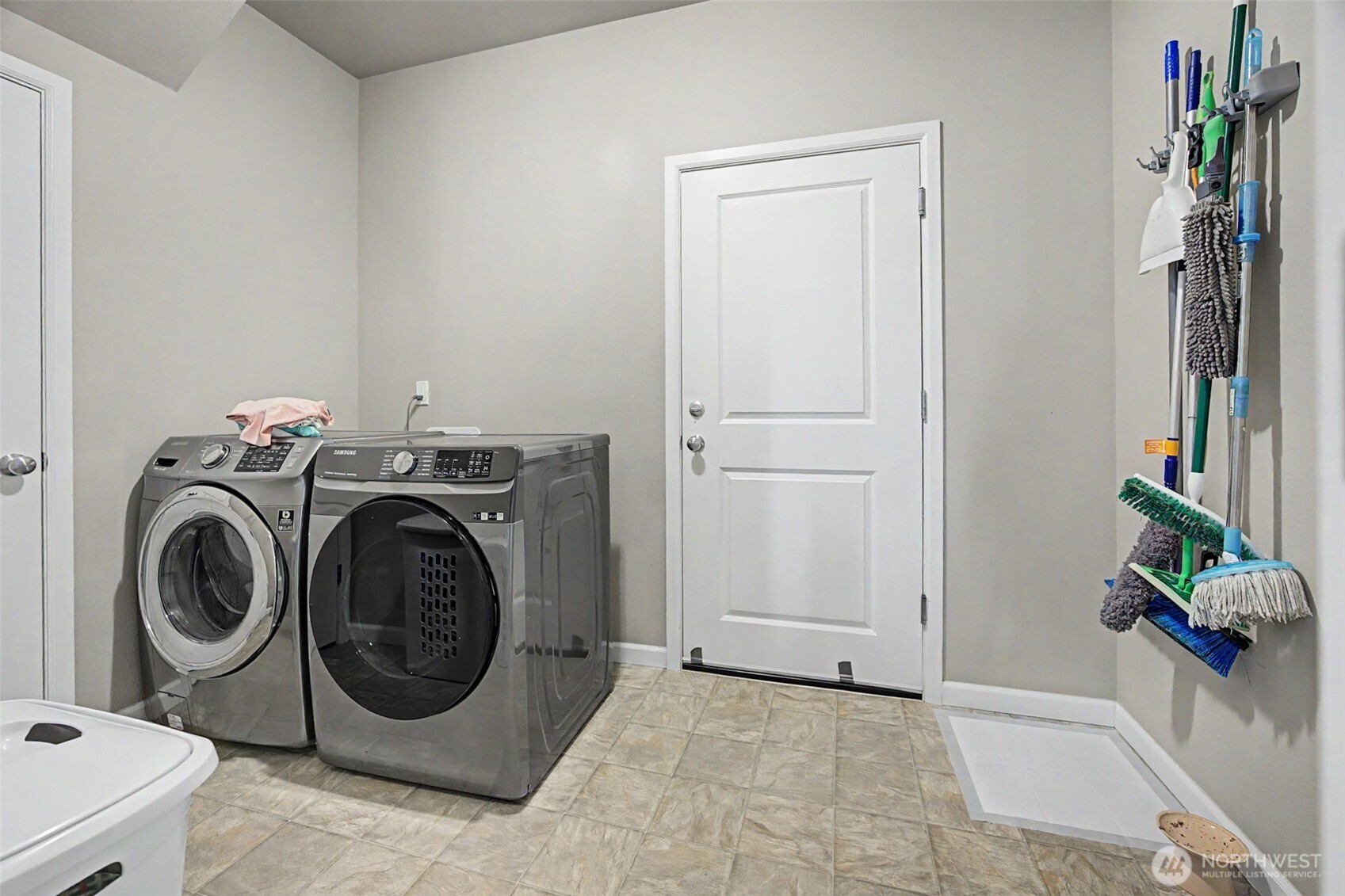 502 Carrier Avenue Property Photo 21