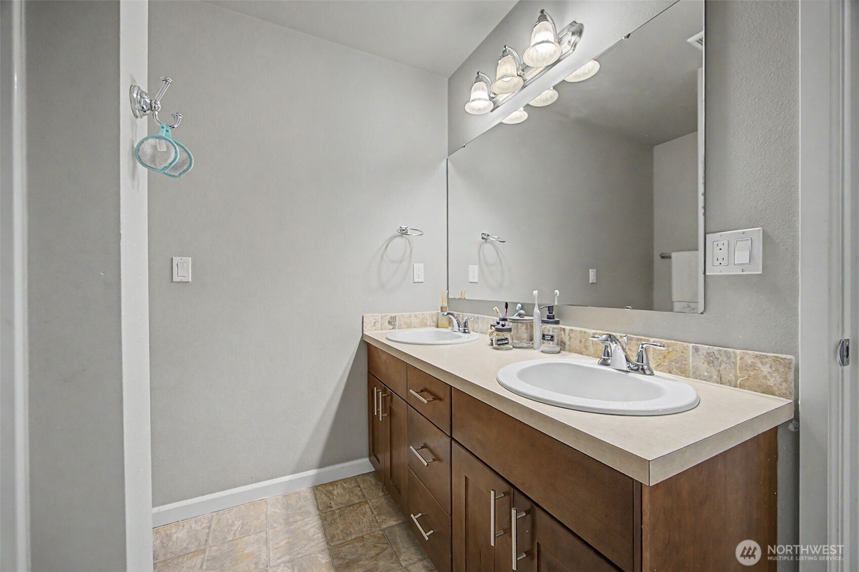 502 Carrier Avenue Property Photo 35