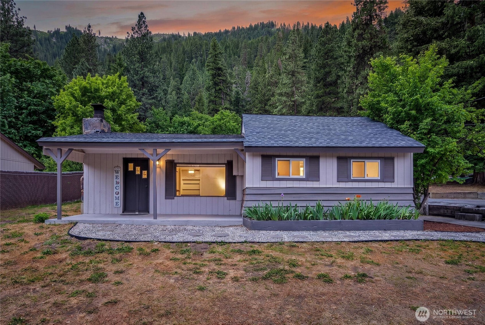 8494 Icicle Road Property Photo 1