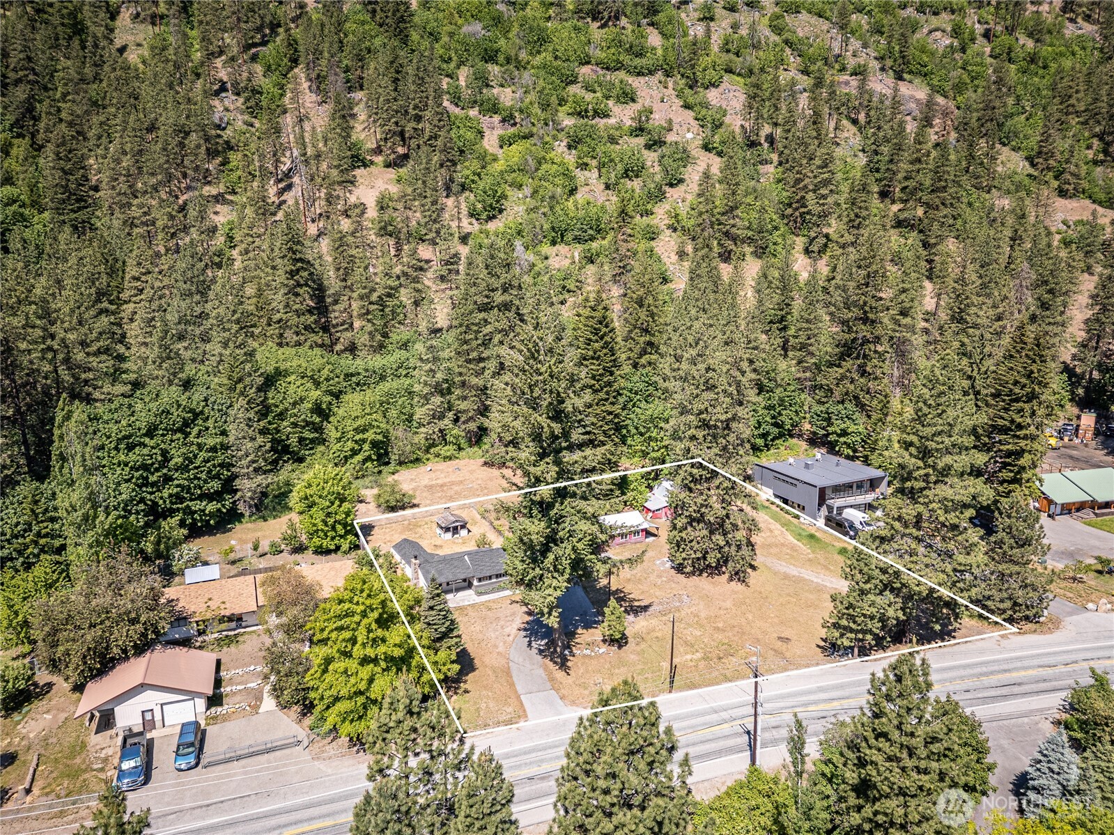 8494 Icicle Road Property Photo 3