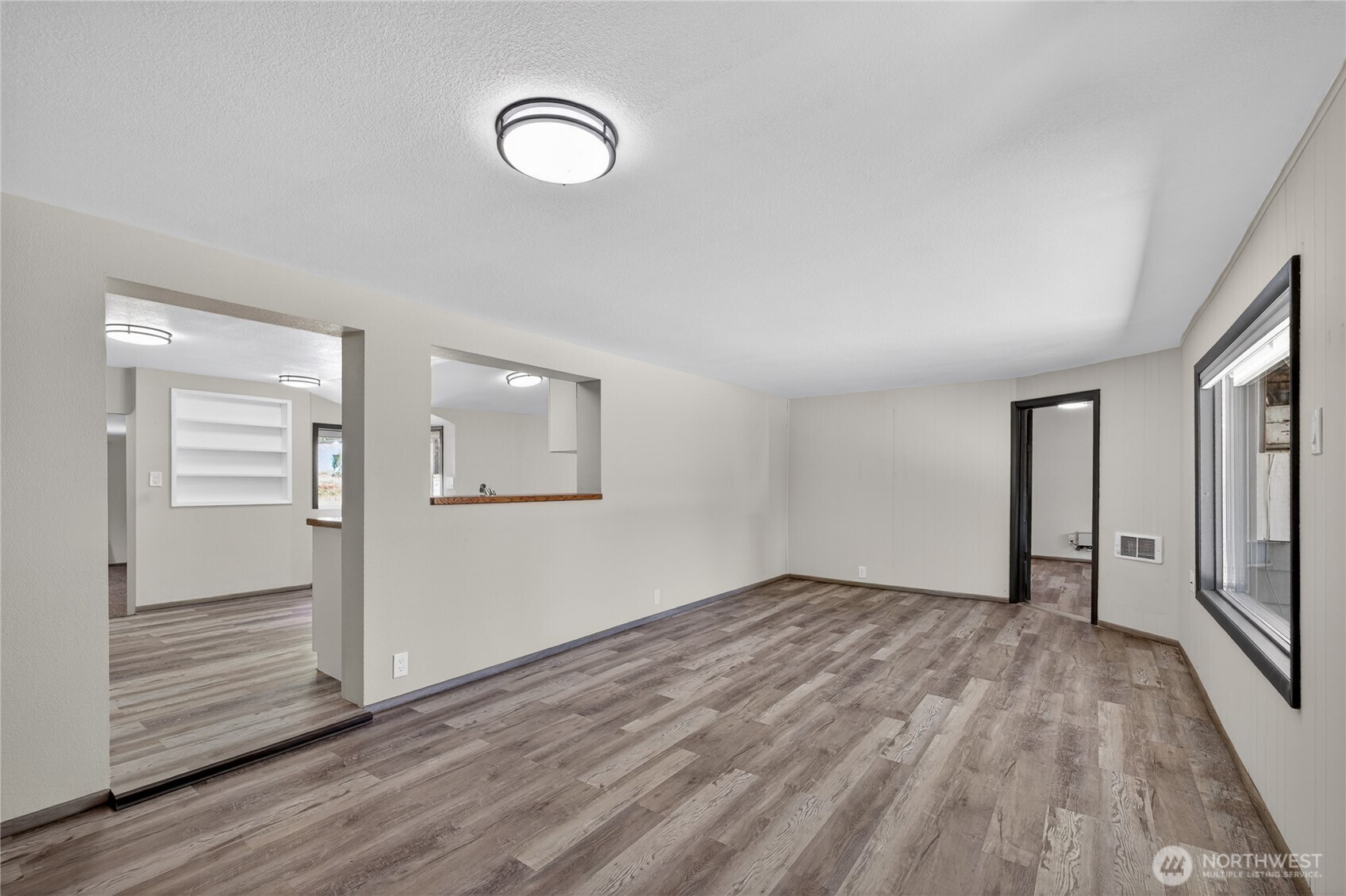 8494 Icicle Road Property Photo 6