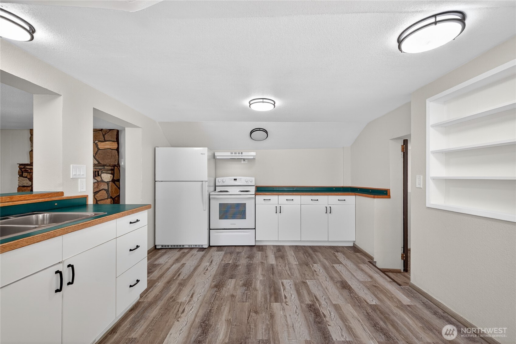 8494 Icicle Road Property Photo 10