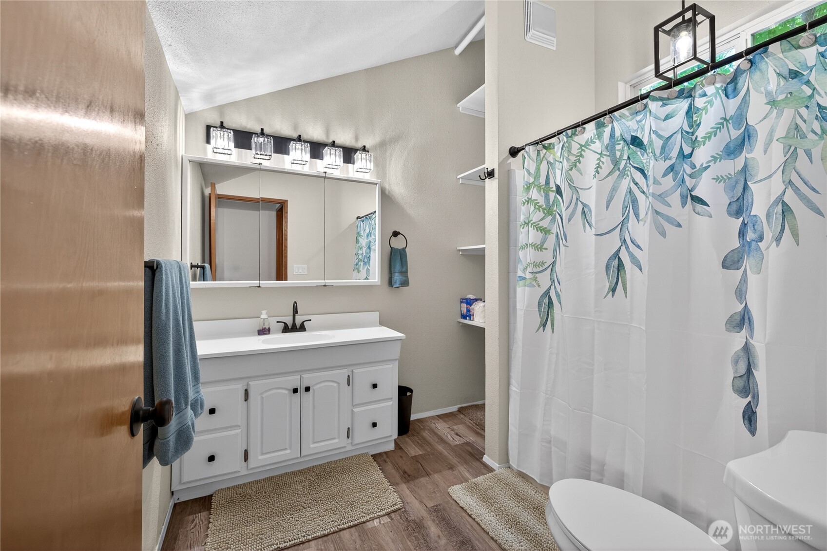 8494 Icicle Road Property Photo 15