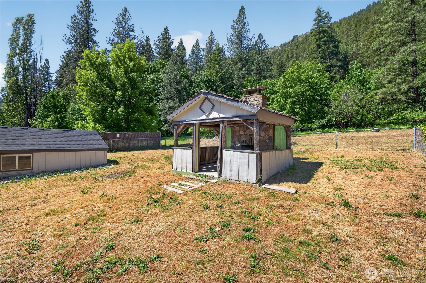 8494 Icicle Road Property Photo 19