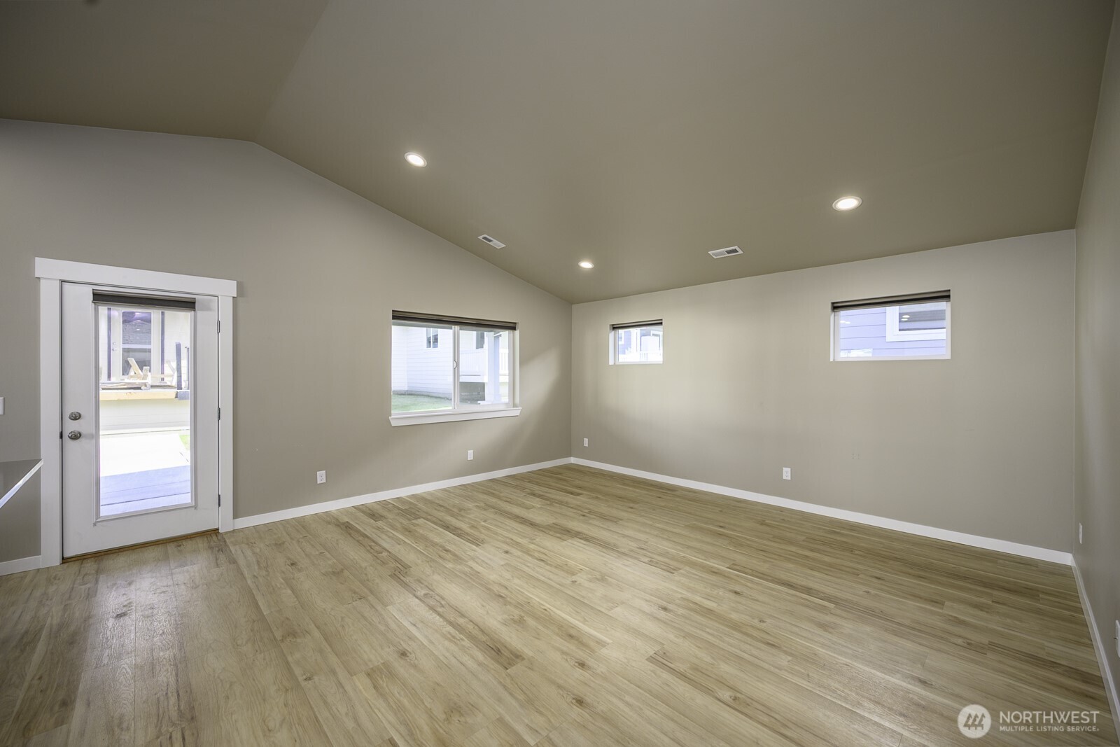 123 E 9th Avenue 50 Property Photo 7