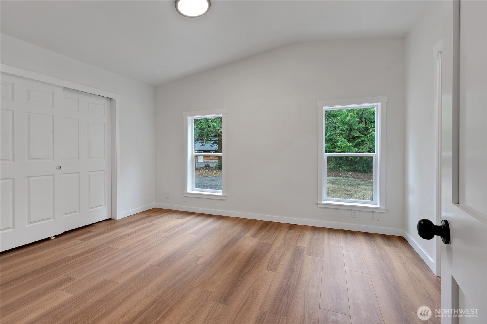 2074 W Cloquallum Road Property Photo 6