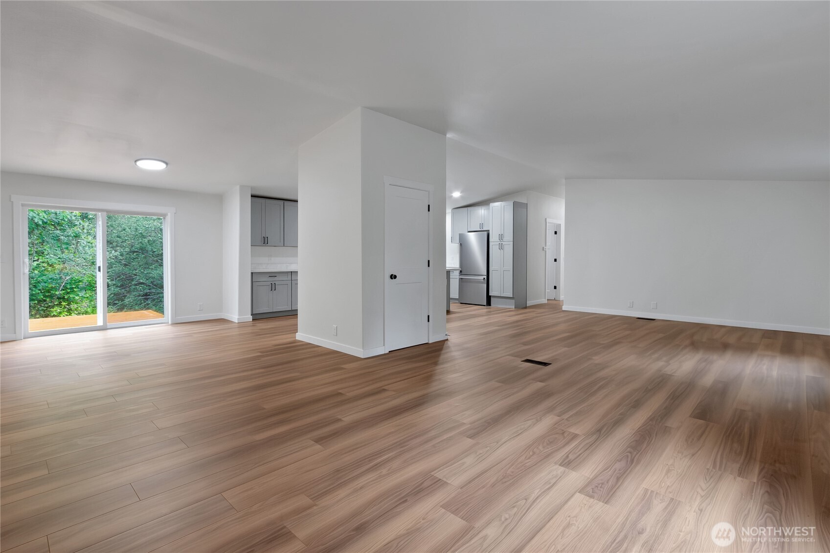 2074 W Cloquallum Road Property Photo 15