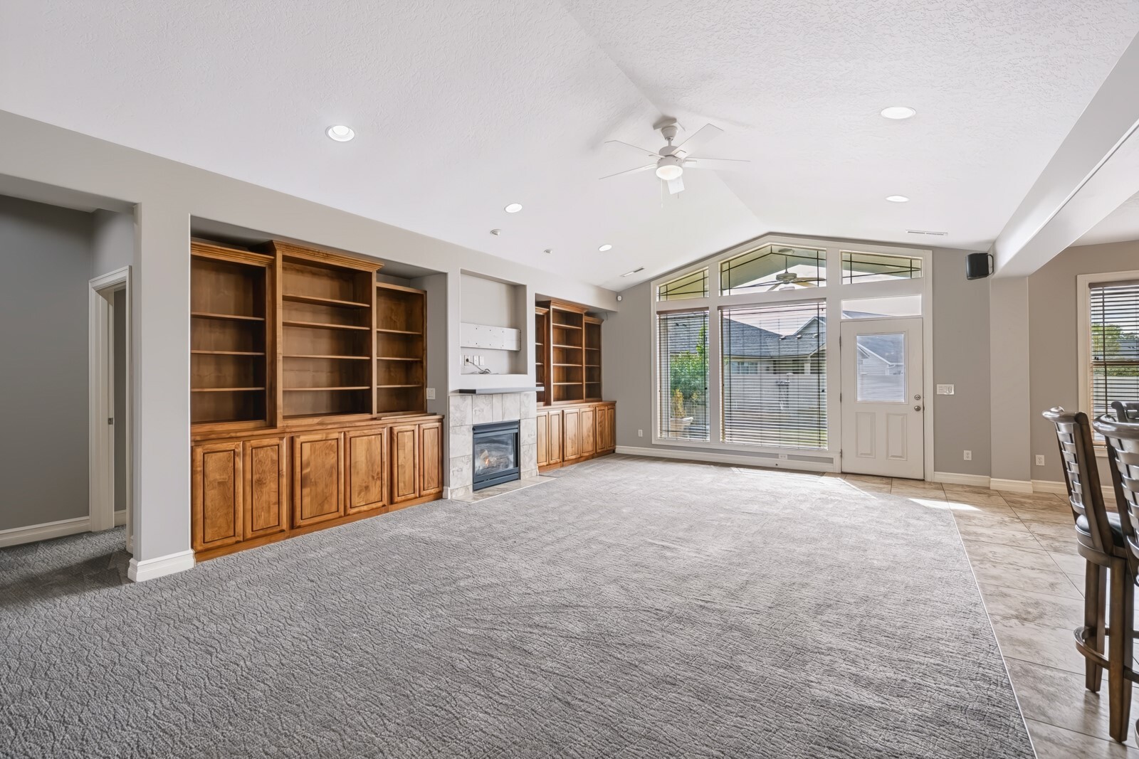 419 S Astor Loop Property Photo 8