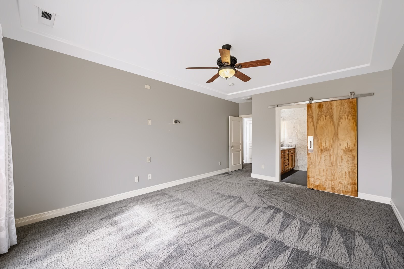 419 S Astor Loop Property Photo 19