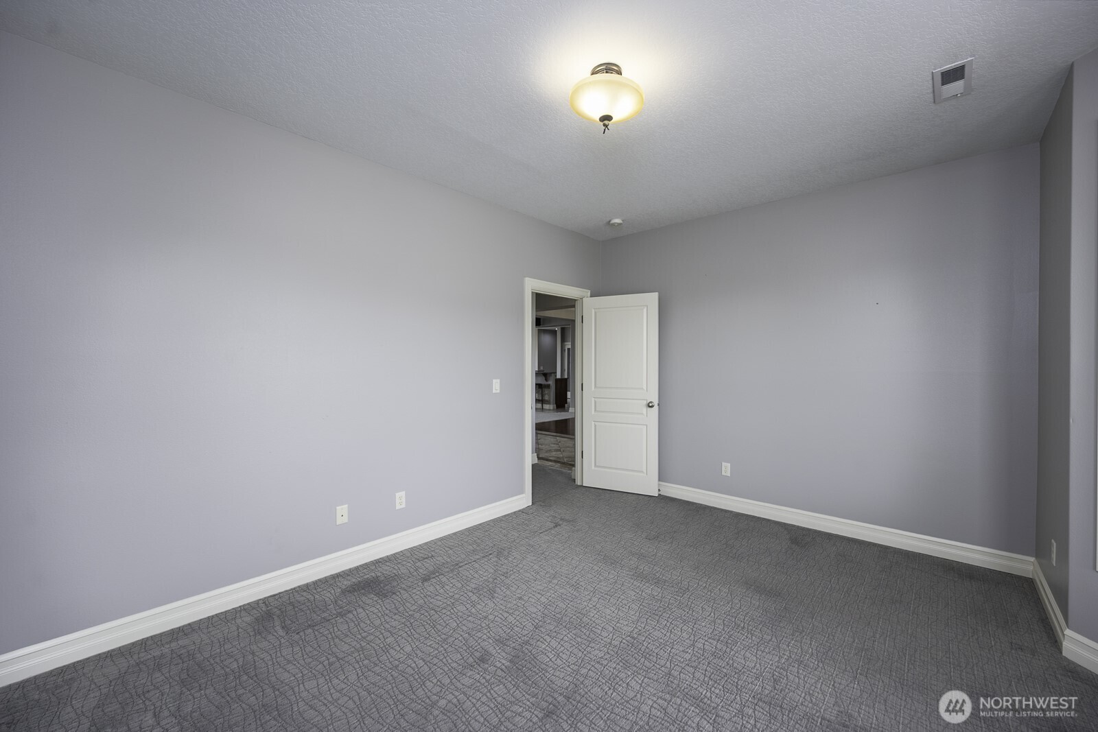 419 S Astor Loop Property Photo 26