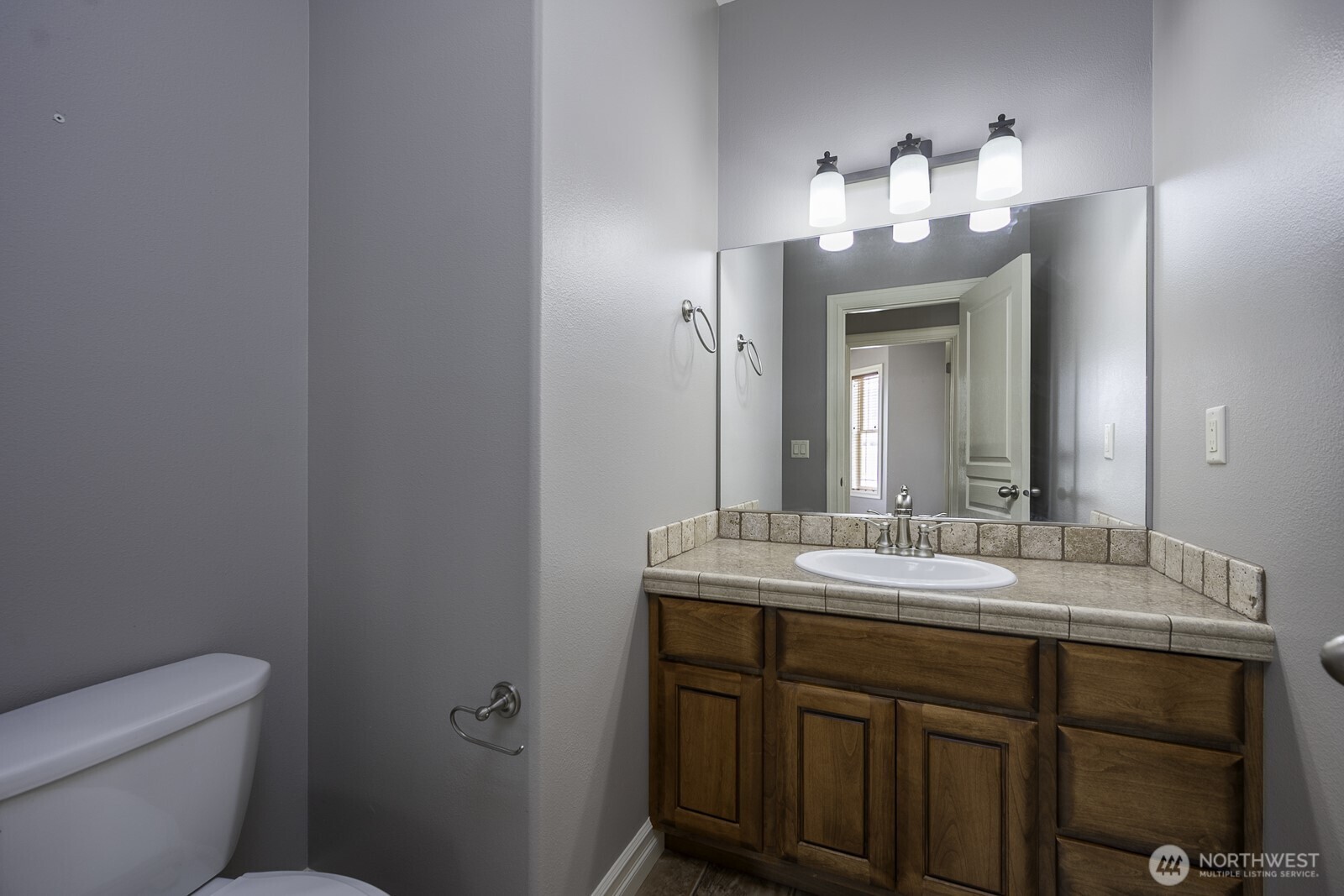 419 S Astor Loop Property Photo 28