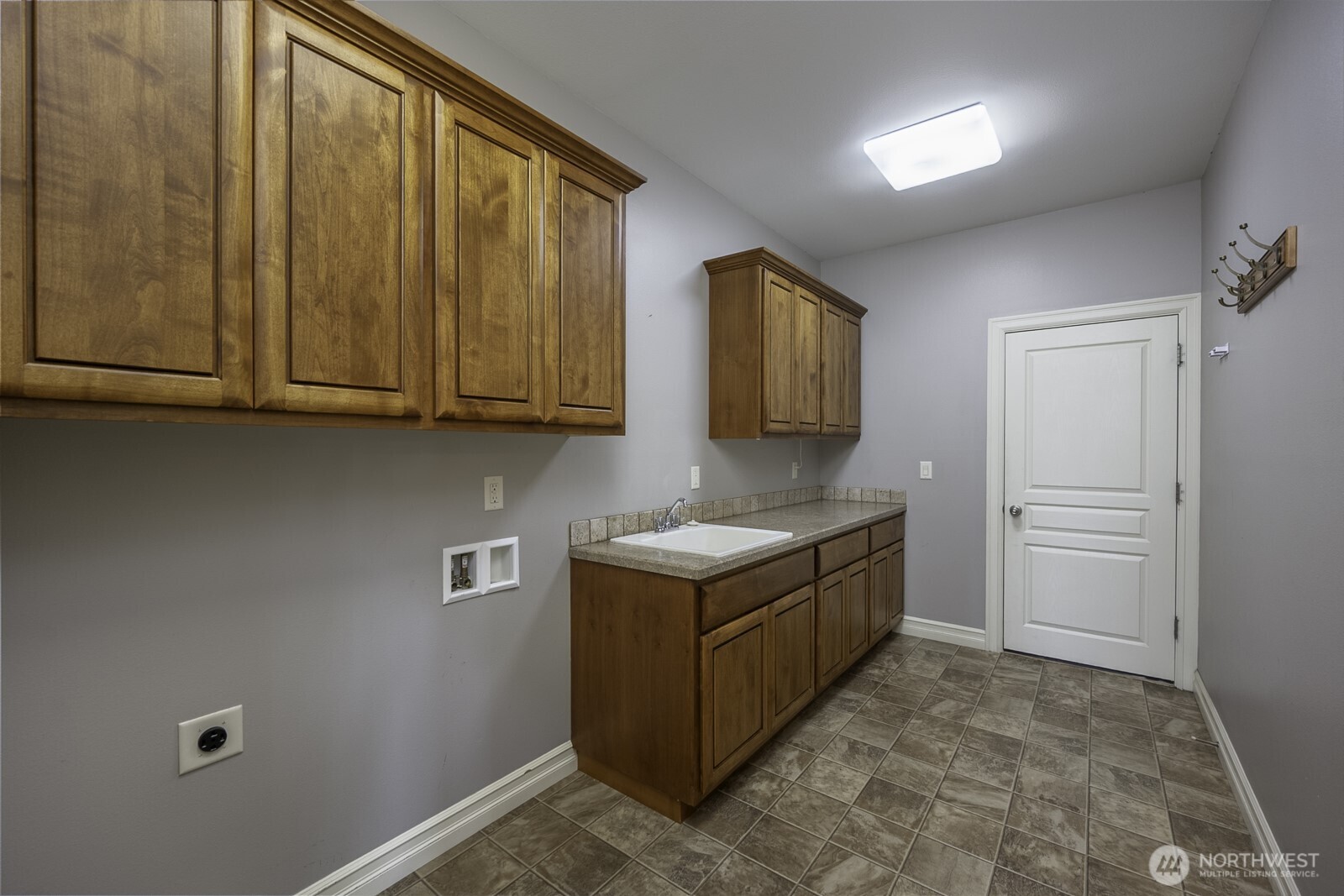 419 S Astor Loop Property Photo 31