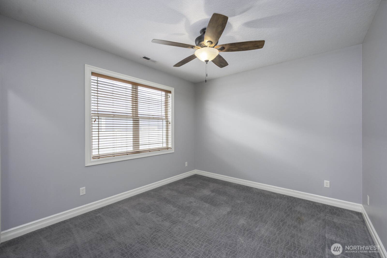 419 S Astor Loop Property Photo 32