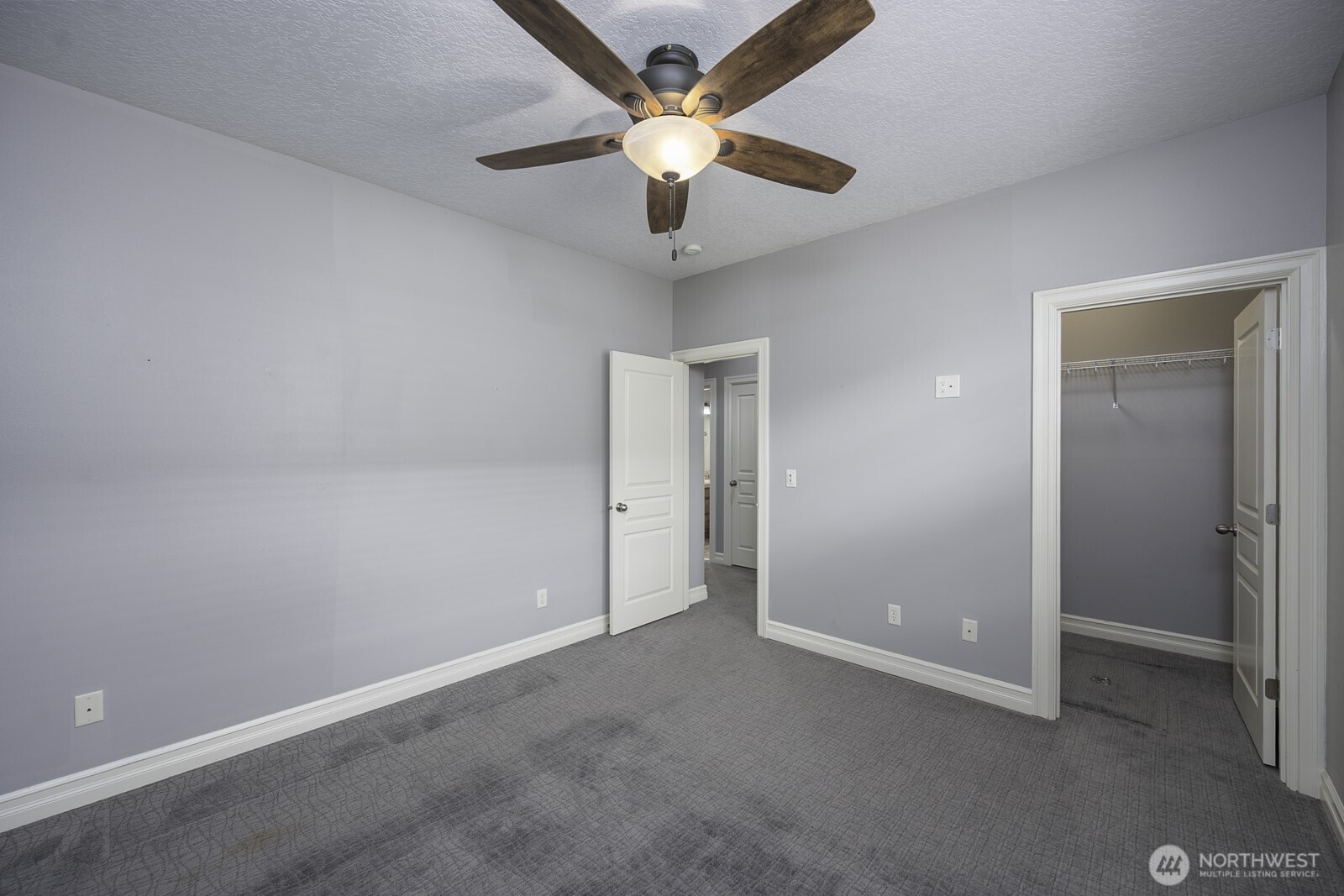 419 S Astor Loop Property Photo 33
