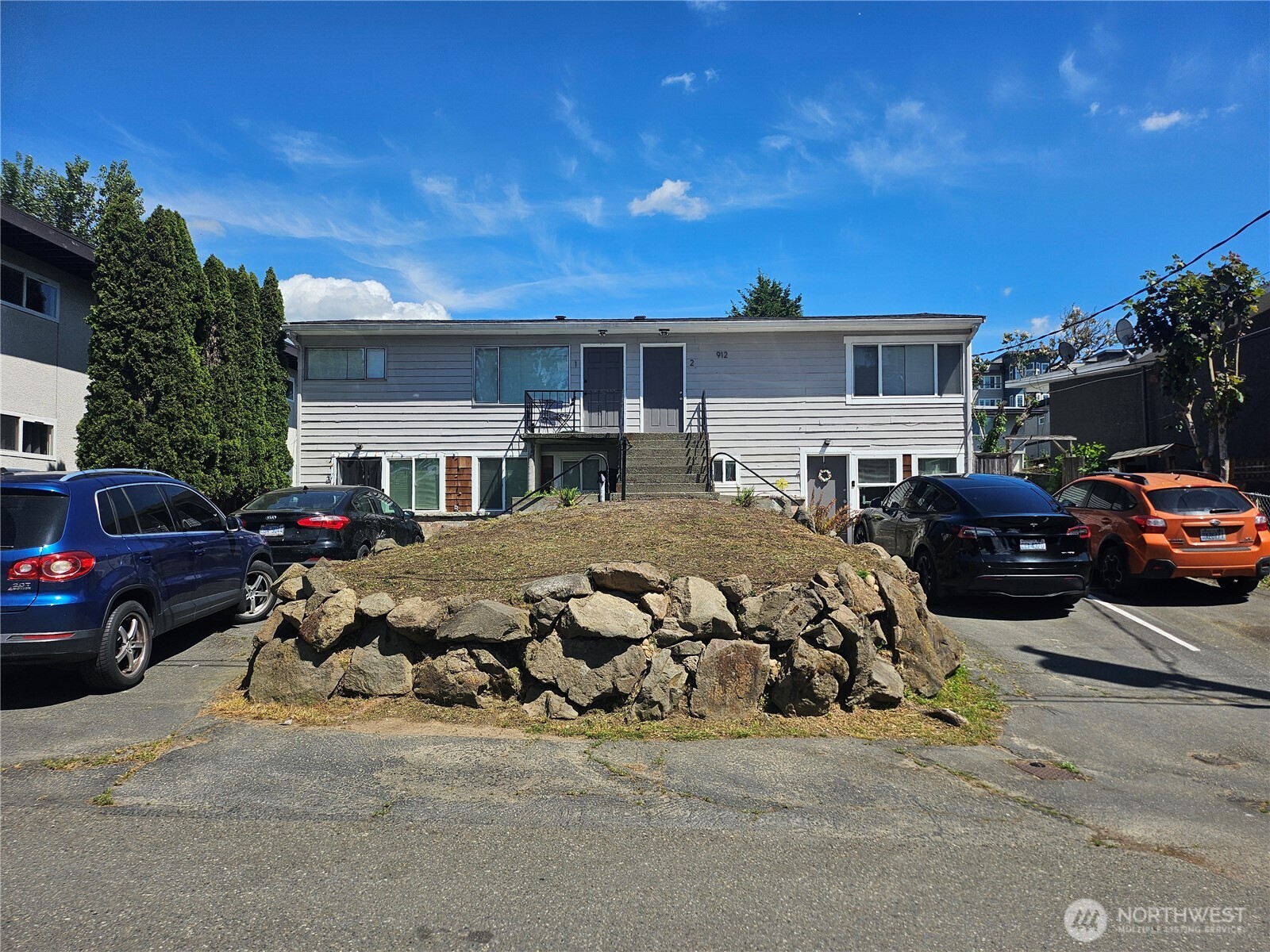 912 Glennwood Avenue Property Photo 2