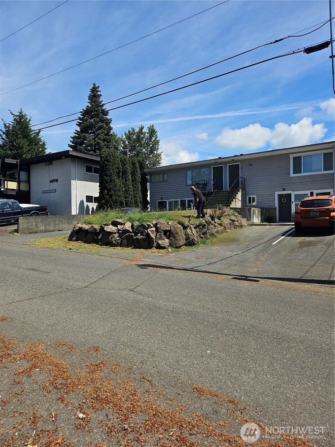 912 Glennwood Avenue Property Photo 5