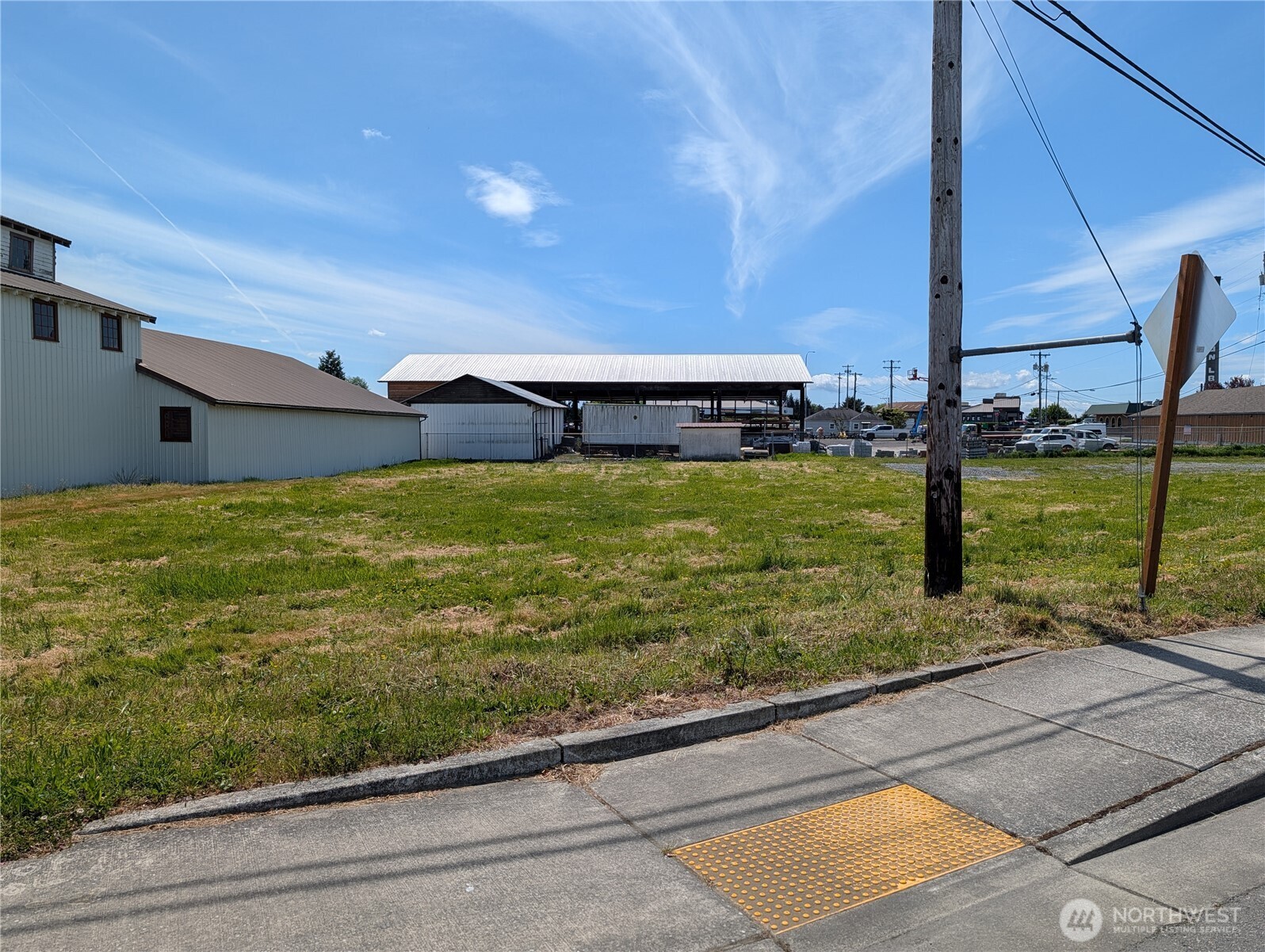 9728 270th Street Property Photo 3
