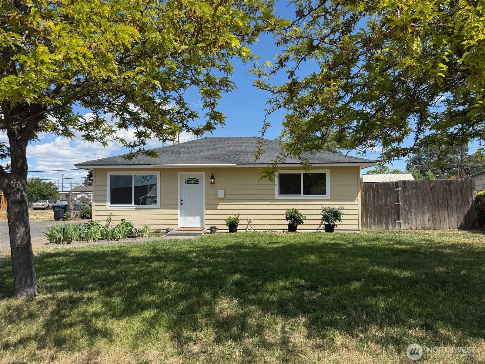 515 S Juniper Drive Property Photo 1